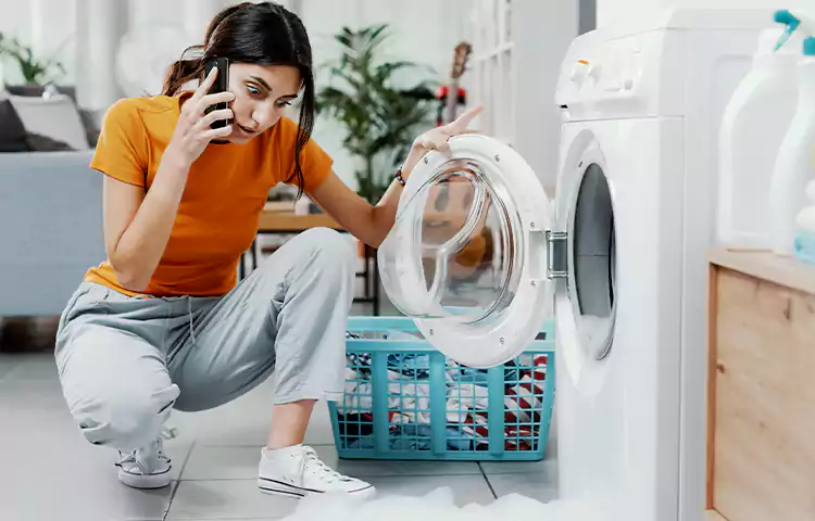 چرا ماشین لباسشویی در حین کار خاموش می شود؟ عیب یابی و راه حل