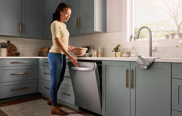 دلایل داغ شدن ماشین ظرفشویی و راه های رفع آن