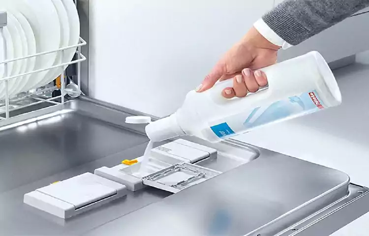 چه شوینده‌ای برای ظرفشویی مناسب است‌؟