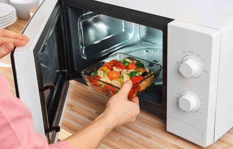 علت تغییر طعم غذا در یخچال