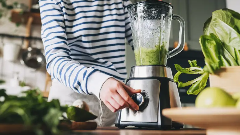 علت صدای غیر عادی مخلوط کن چیست؟