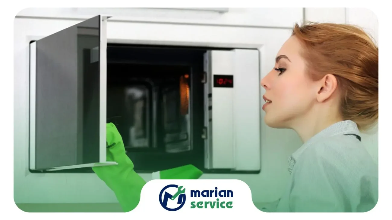 باز گذاشتن درب مایکروفر برای تهویه و رفع بوی بد